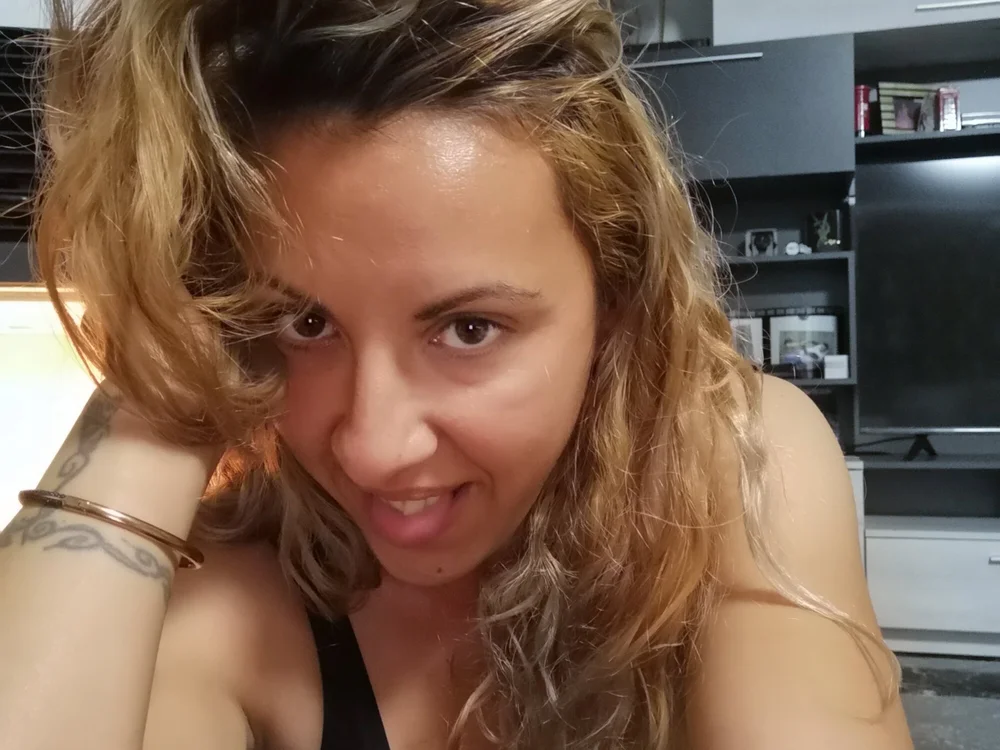 crazybrenda89's Offline Chat Room