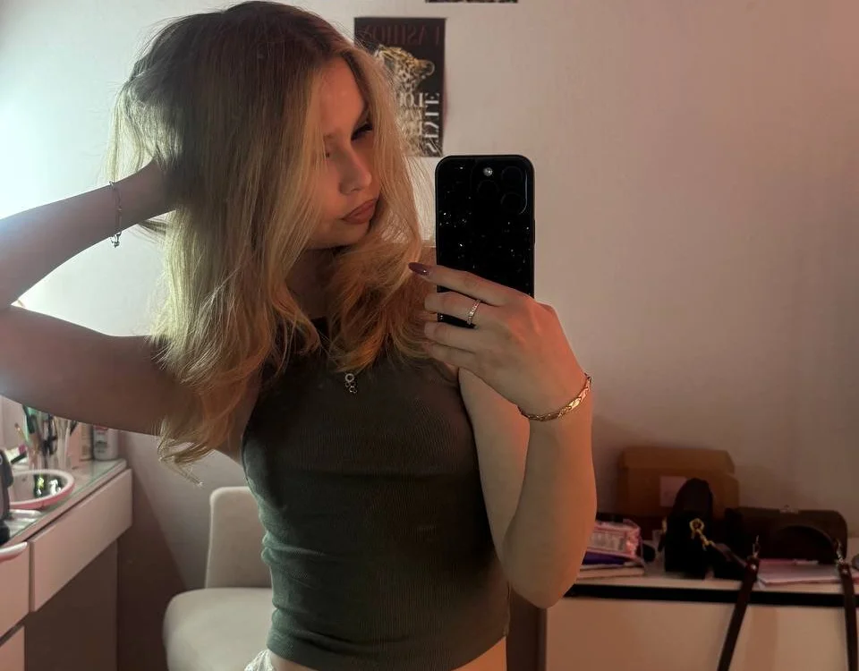 EmmaShiro's Offline Chat Room