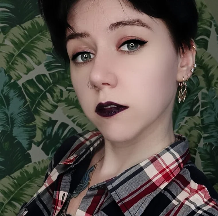 vicktaylorr's Offline Chat Room