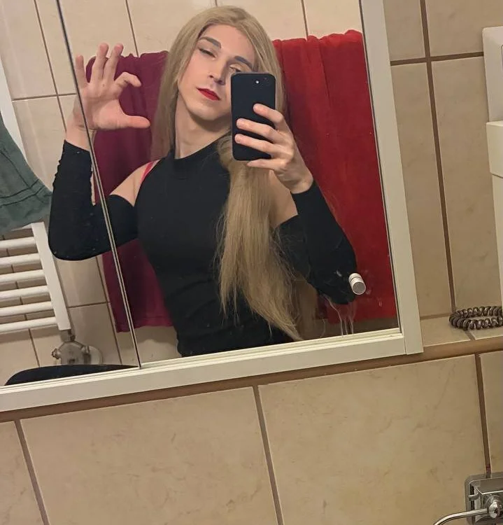 Pearl_Inferno Chat XXX offline