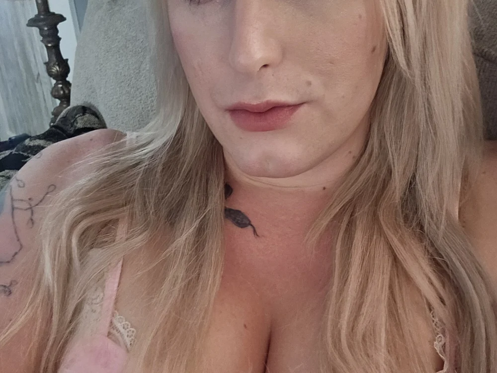 TheSirenAlaina offline chatrum