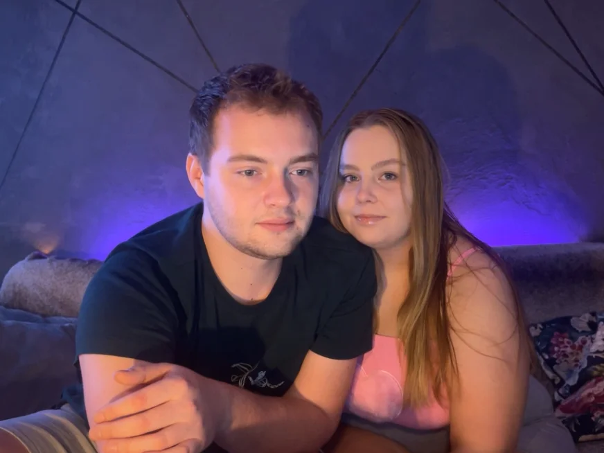 hot____________couple's Offline XXX Chat