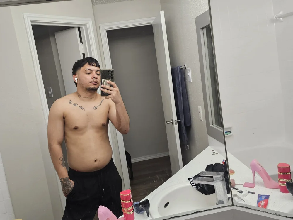 Nikiii12 Offline XXX-chat