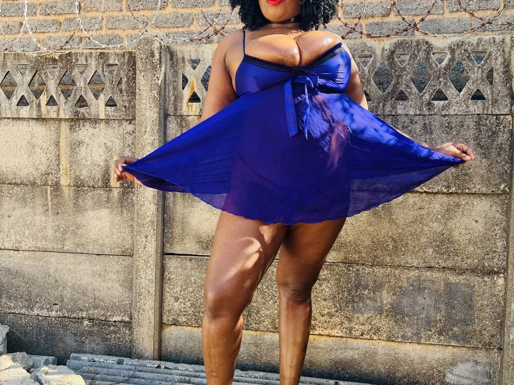 แชท XXX ออฟไลน์ของ NaughtyLisaxx