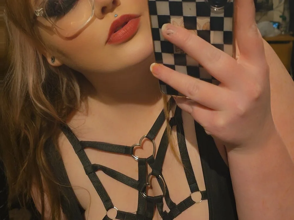 Mara0123's Offline XXX Chat