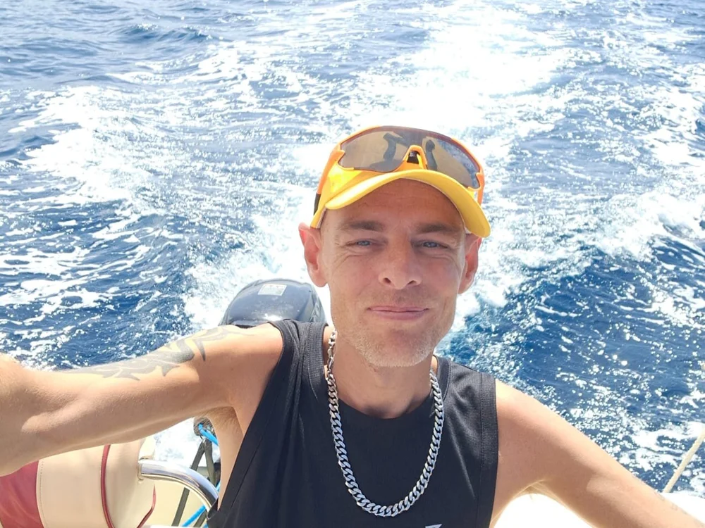 SkinnyWithAHugeDick офлайн XXX чат
