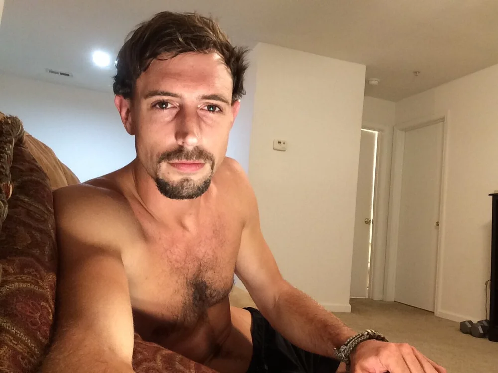 Naked-guy1 Offline XXX Chat