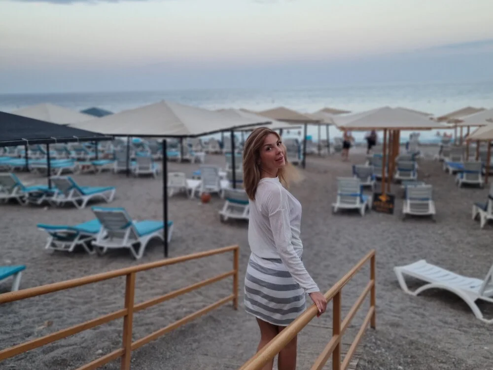 Anna_Nightsn Offline XXX chat