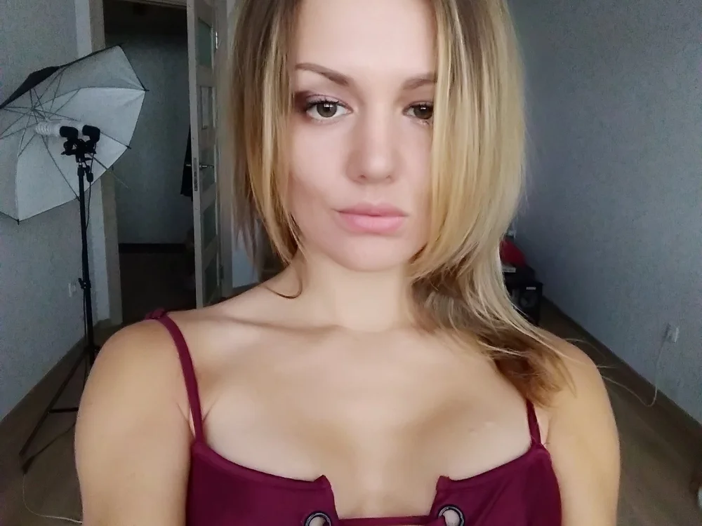 Alice_at_home's Offline XXX Chat
