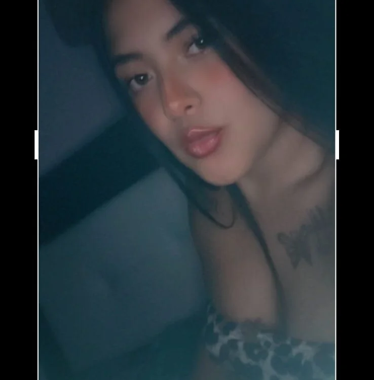 Agathaa_bella