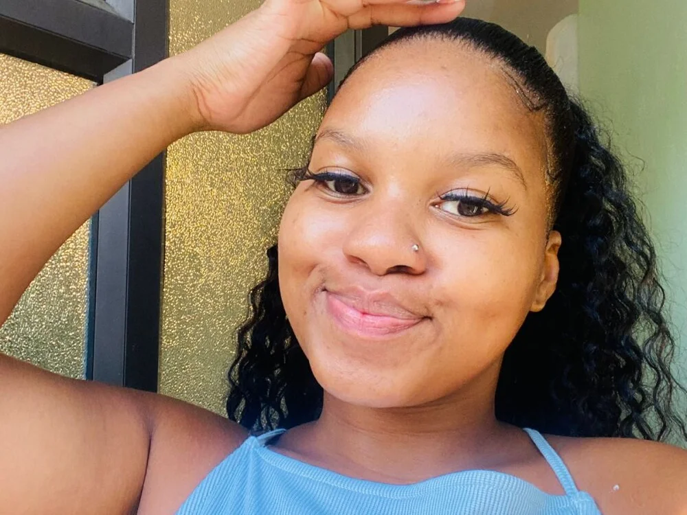 Ebony_barbie692 离线XXX聊天