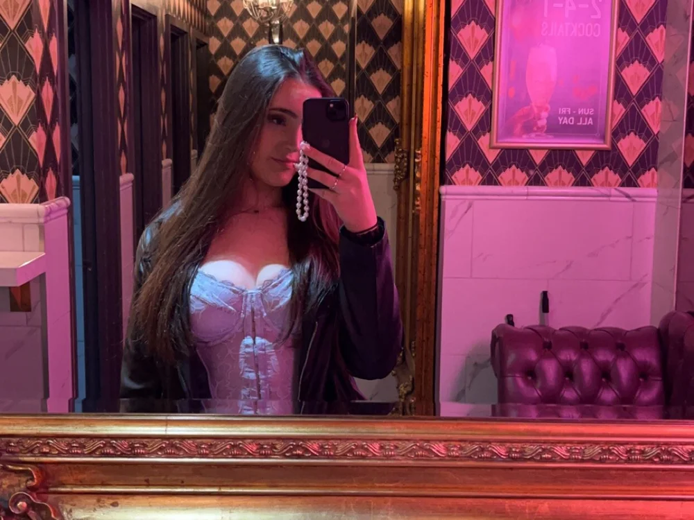 Lustful_LaylaXO offline chatrum