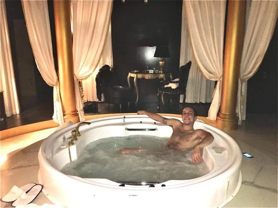 strangerwild Adlı Modelin Çevrimdışı XXX Sohbeti