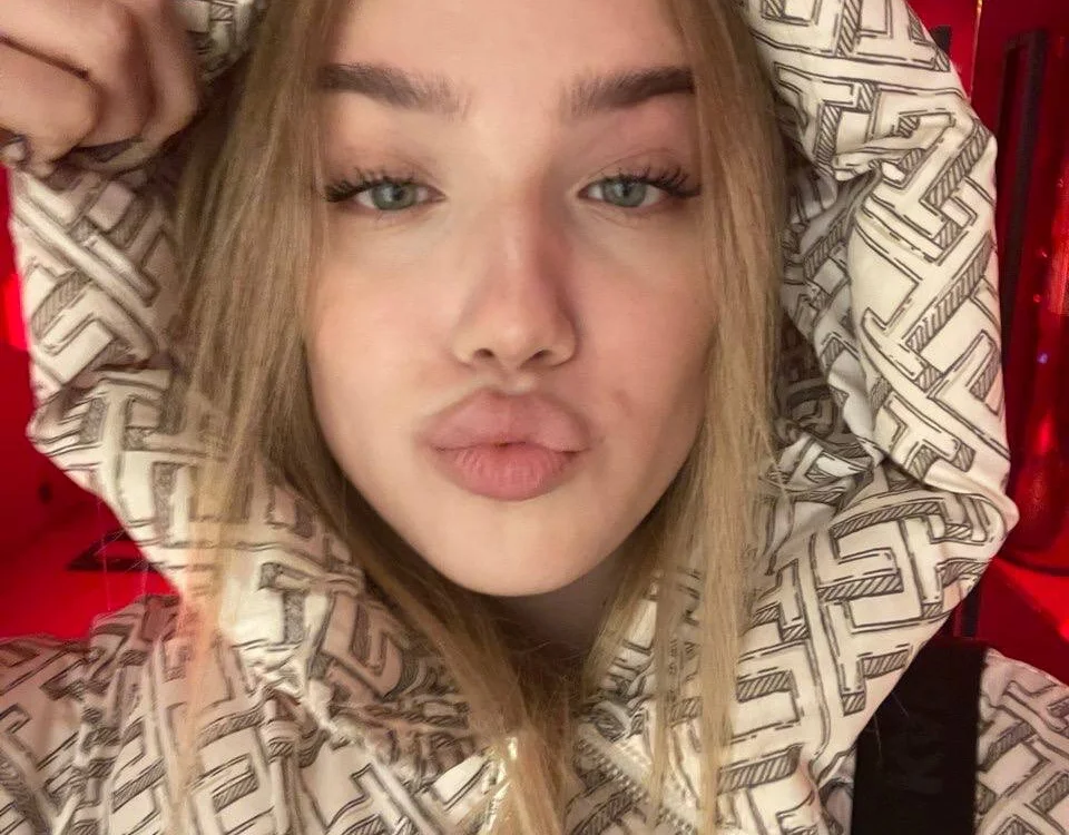 EdaBrickell's Offline Chat Room