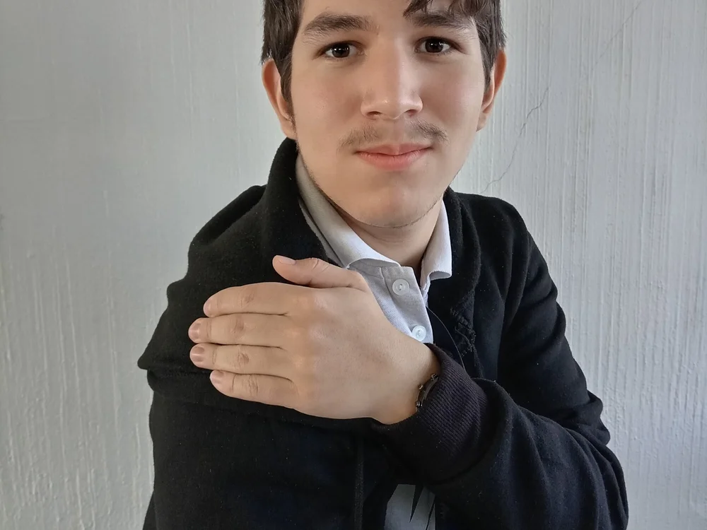 Alex58penegrande's Offline Chat Room