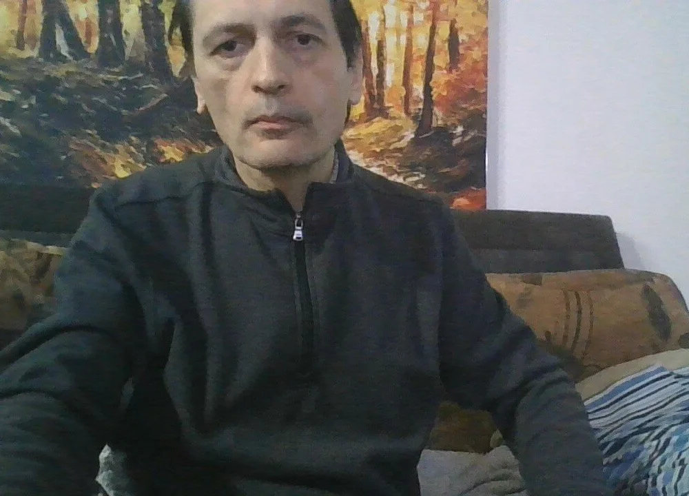 alex69slut 離線 XXX 聊天