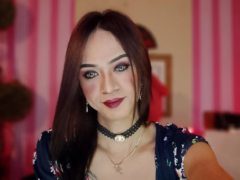 Ur_Sweet_TS' Offline Chat Room