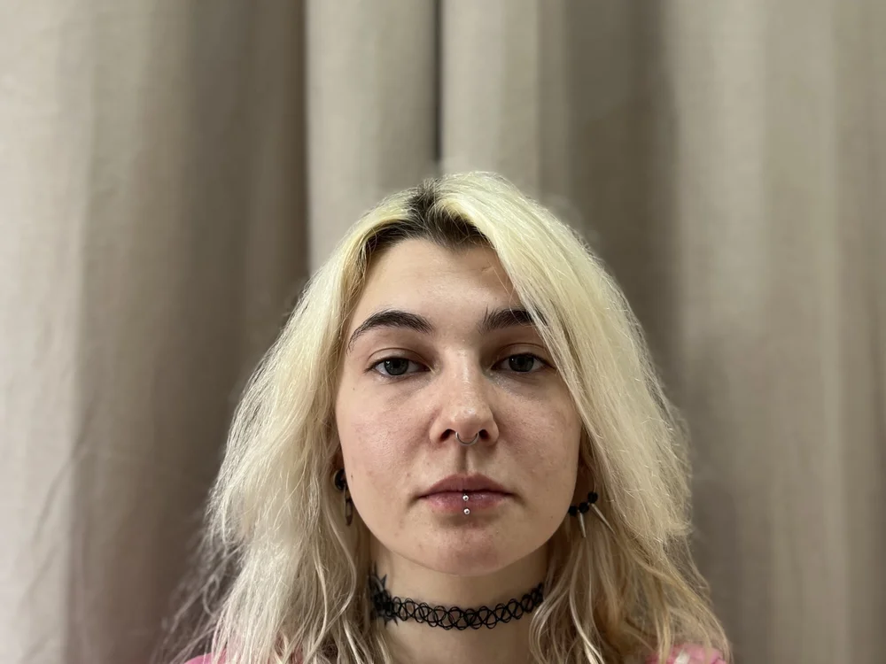 LynFrake's Offline Chat Room