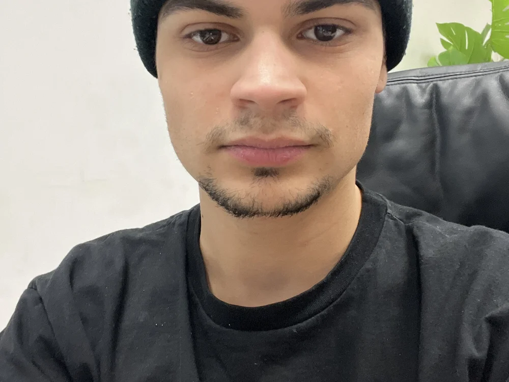Kevin_Cortova's Offline Chat Room