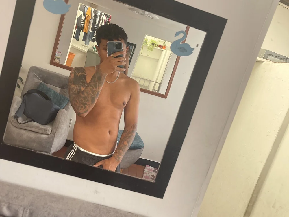andriuyalejita's most recent online preview