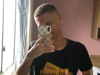 Model novinhsafadinh