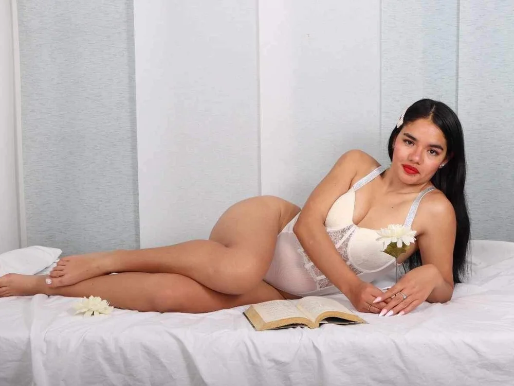 elettra_fioreee's Offline XXX Chat