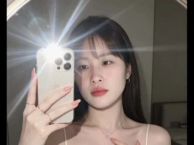 Yo-must Female Shaved Nude Cam