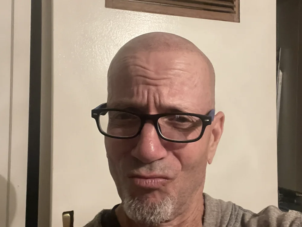 MrRoberts200's Offline Chat Room