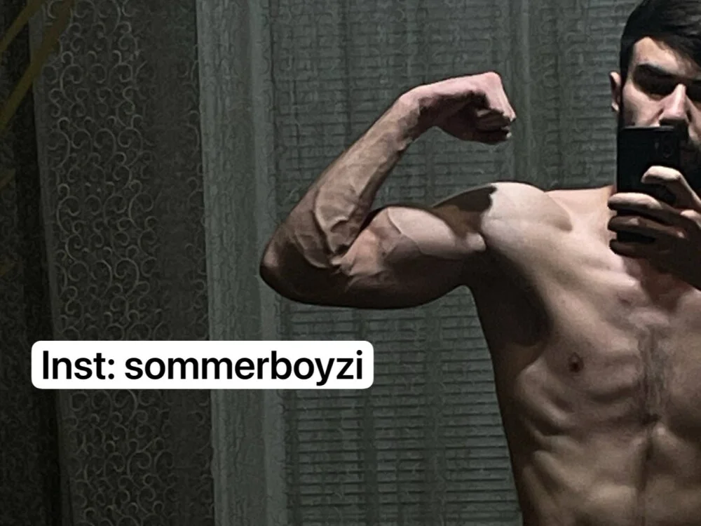 Zi6foy98 Adlı Modelin Çevrimdışı XXX Sohbeti