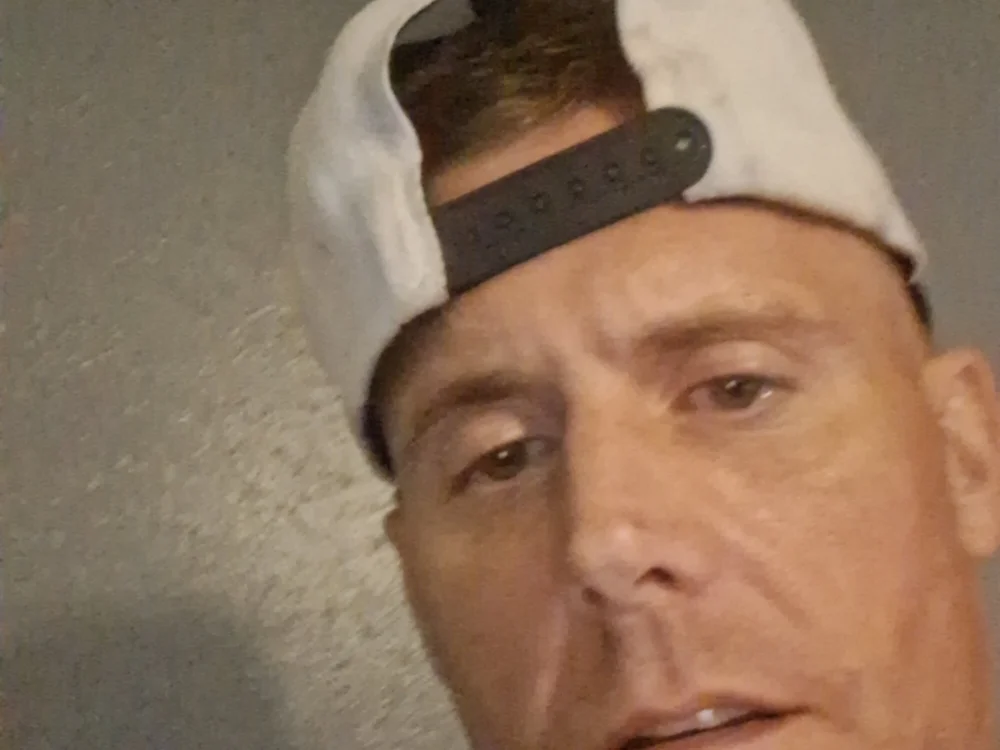 Destryoyit's Offline XXX Chat