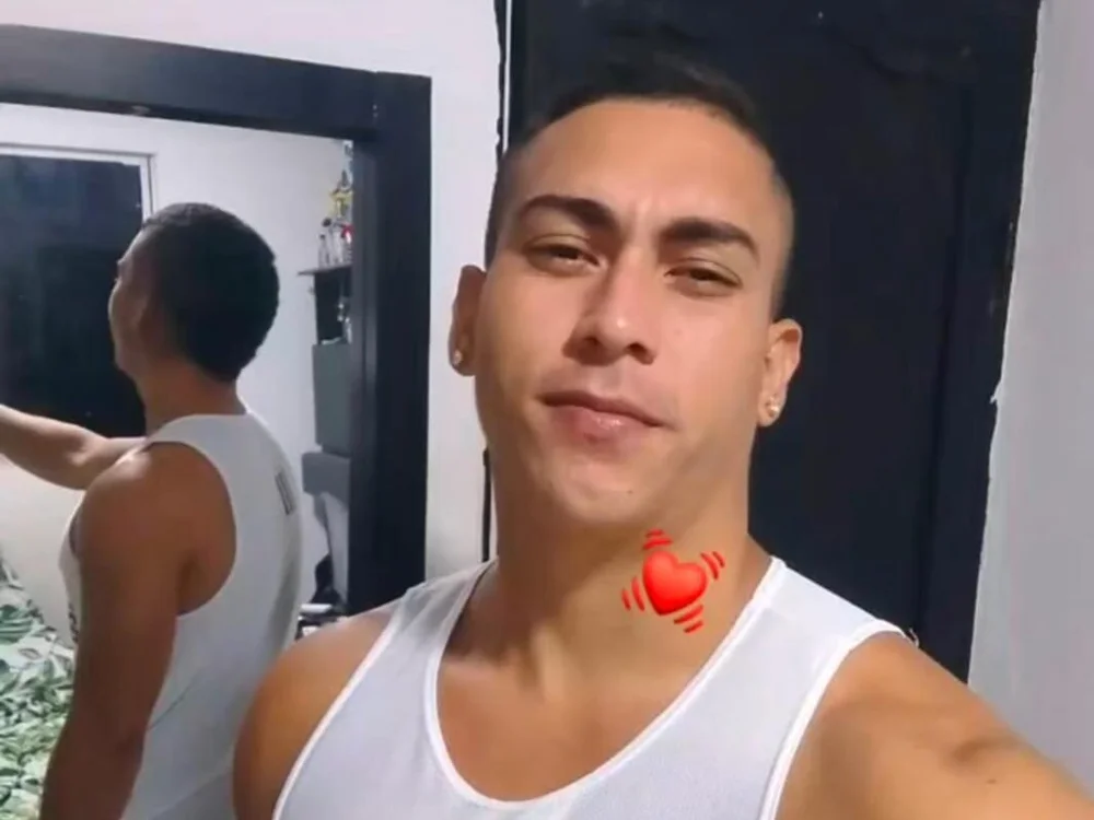 DIEGO_HOT_S7's Offline XXX Chat