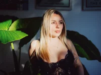 ShalmaJones Live XXX-chat
