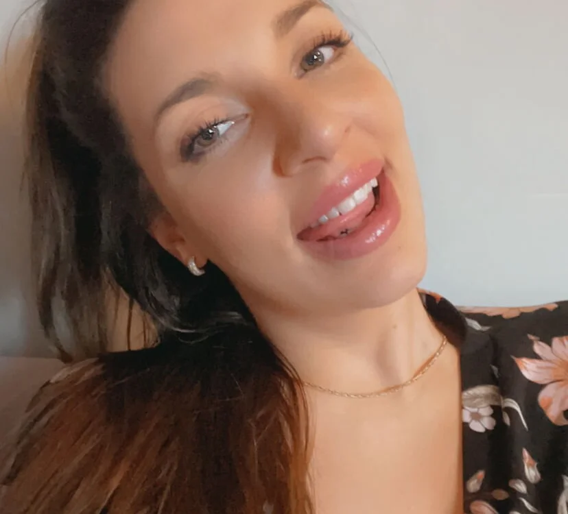 evaXXXme's Offline Chat Room