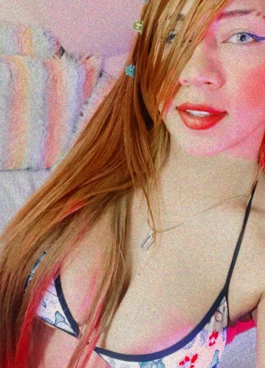 _LauraColiccii's Offline Chat Room