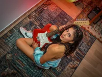 laia_williamss' Offline XXX Chat