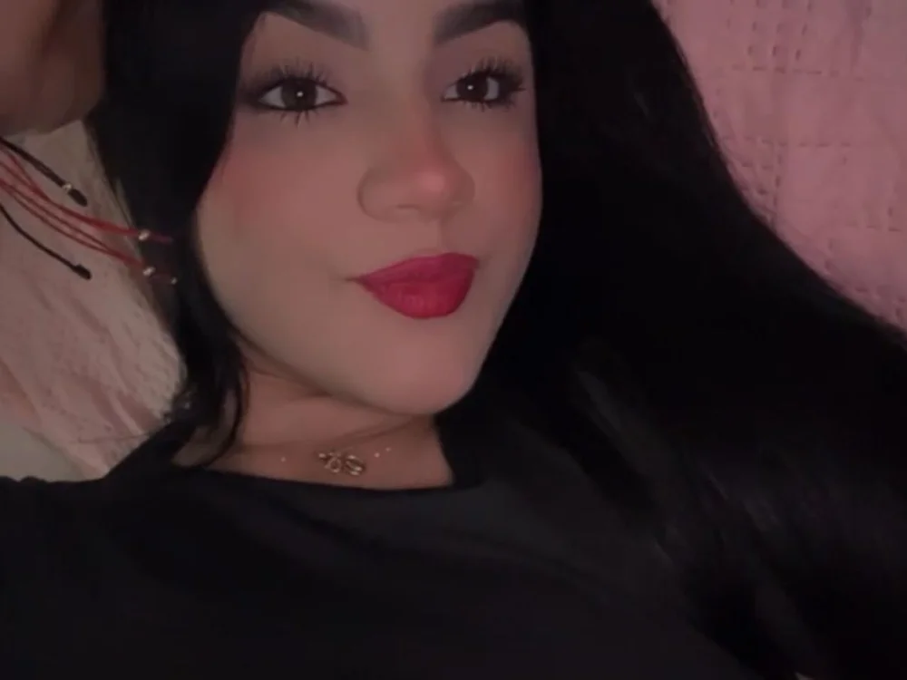 Maria_Fernandaa's Offline Chat Room
