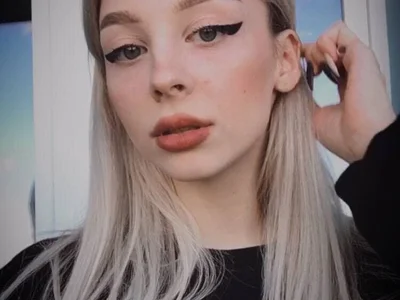 Laurainlove Female Blowjob Online Webcam Naked