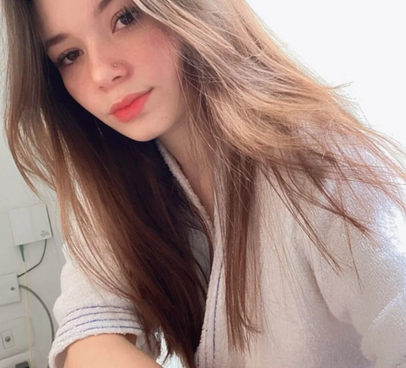 Chloe_lovee Chat XXX offline