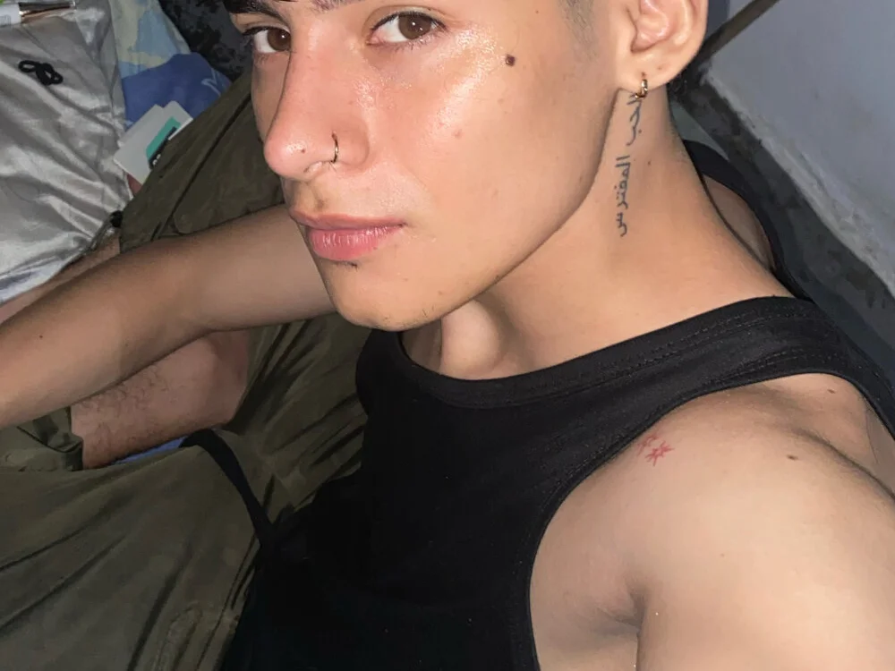 sebas_rose's Offline XXX Chat