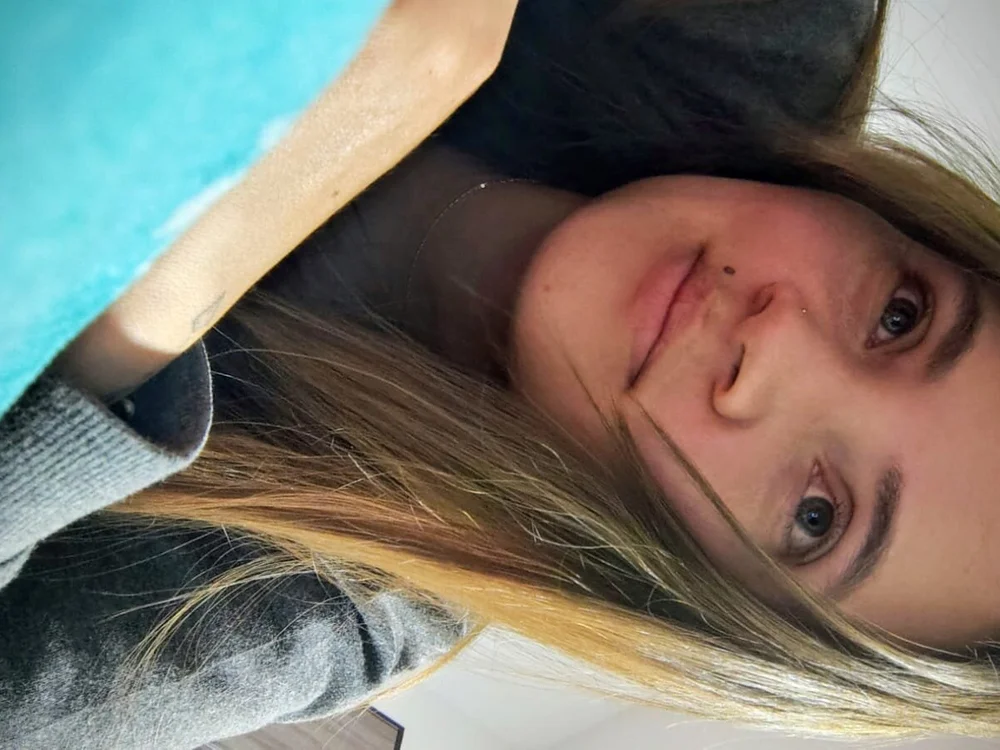 ArianaJamesx offline chatrum