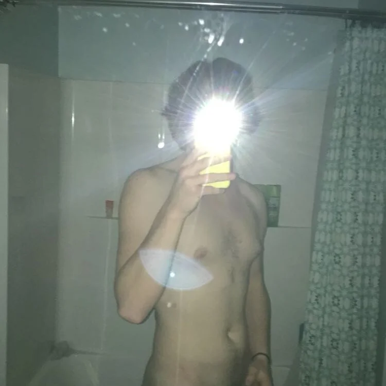 Magicbeekeeper69's Offline XXX Chat