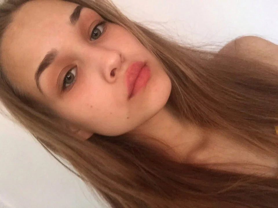EllaWesst's Offline Chat Room