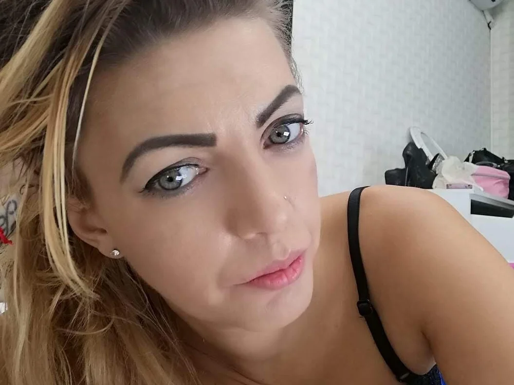 sweety-lilly's Offline Chat Room