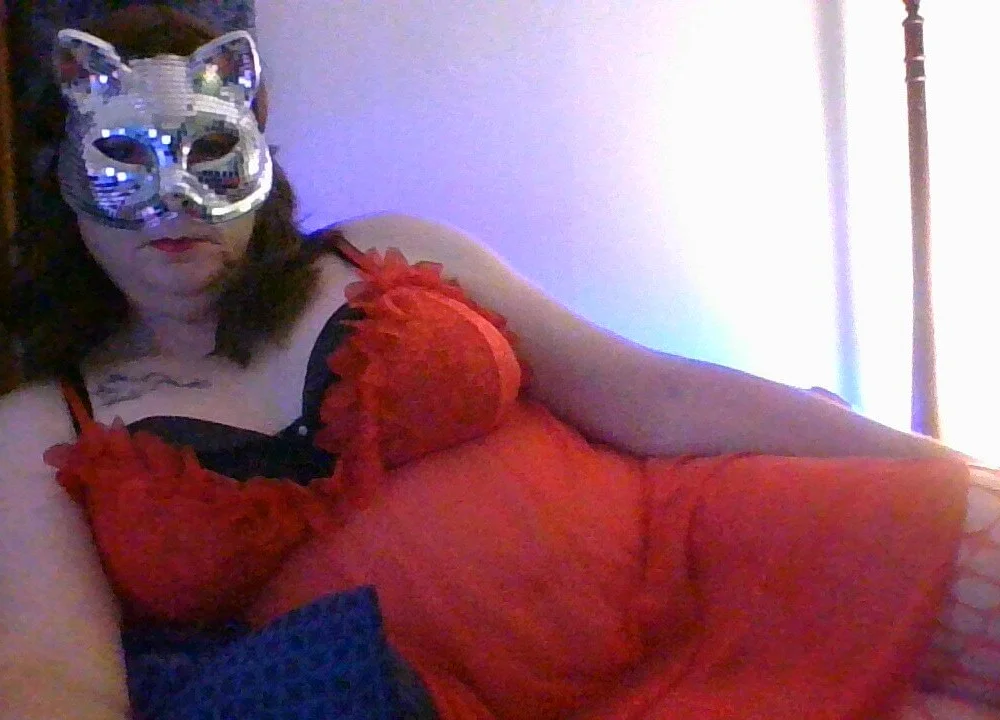 SissymySub's Offline Chat Room