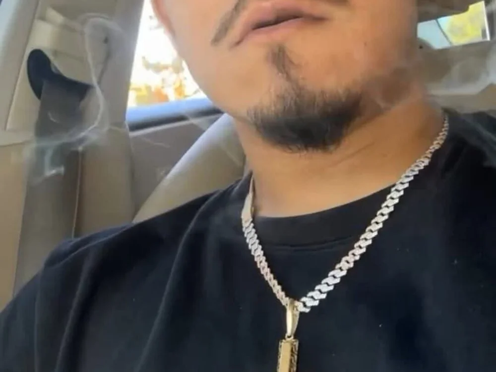 Escobars00's Offline Chat Room