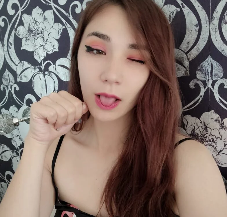 alinajade's Offline Chat Room