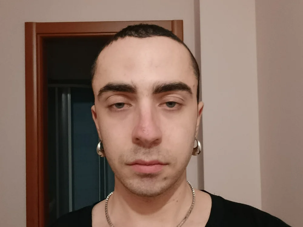Danitroia's Offline Chat Room