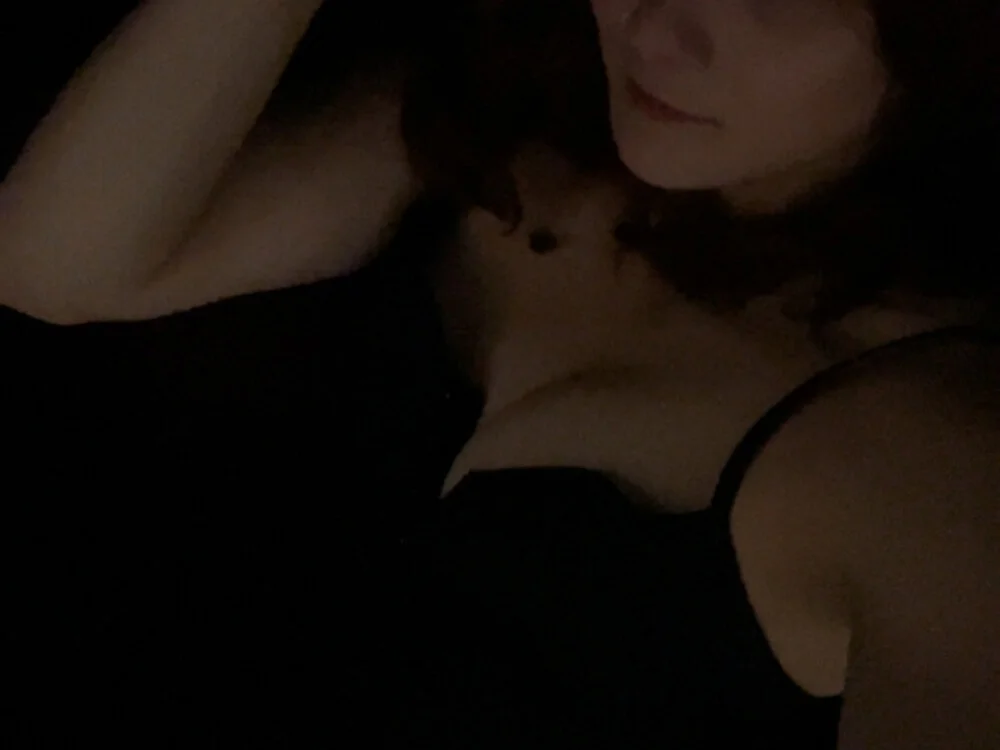 Aria_Fields Adlı Modelin Çevrimdışı XXX Sohbeti