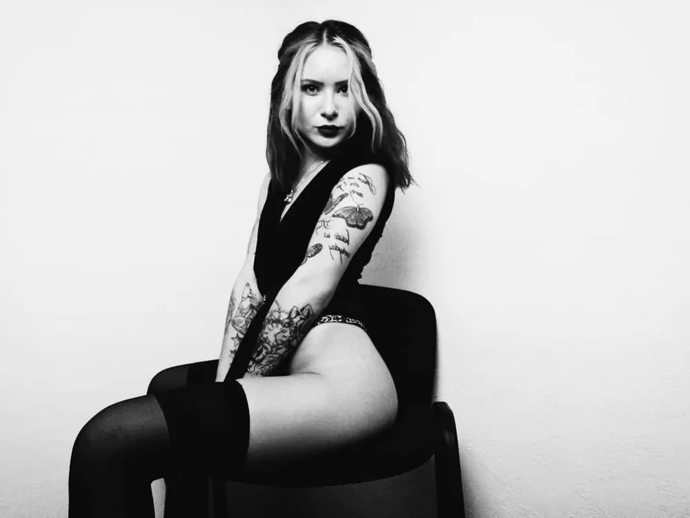 RealAngel_ offline chatrum