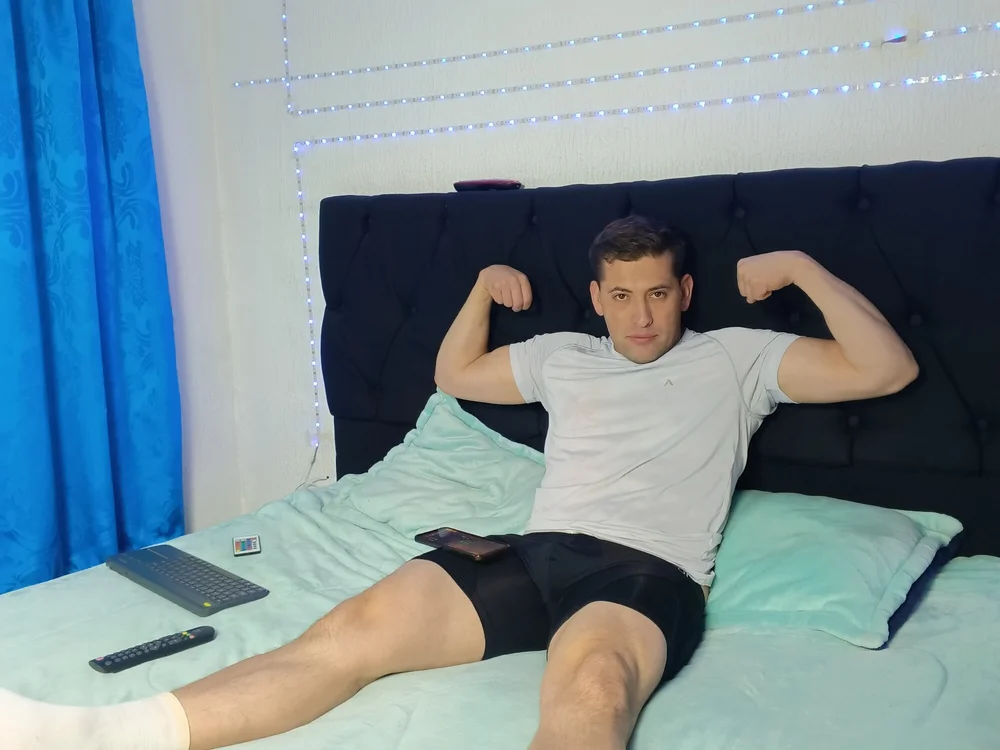 ChrisBrowm17's Offline Chat Room